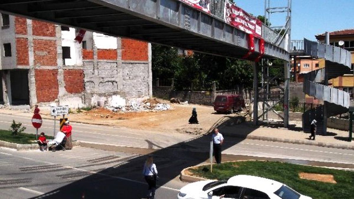 Üst Geçide Rağmen