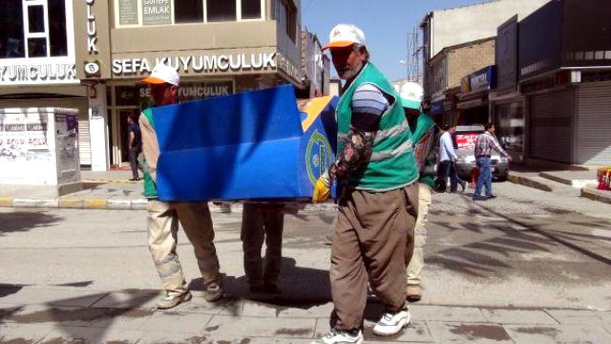Van\'da Miting Alarmı