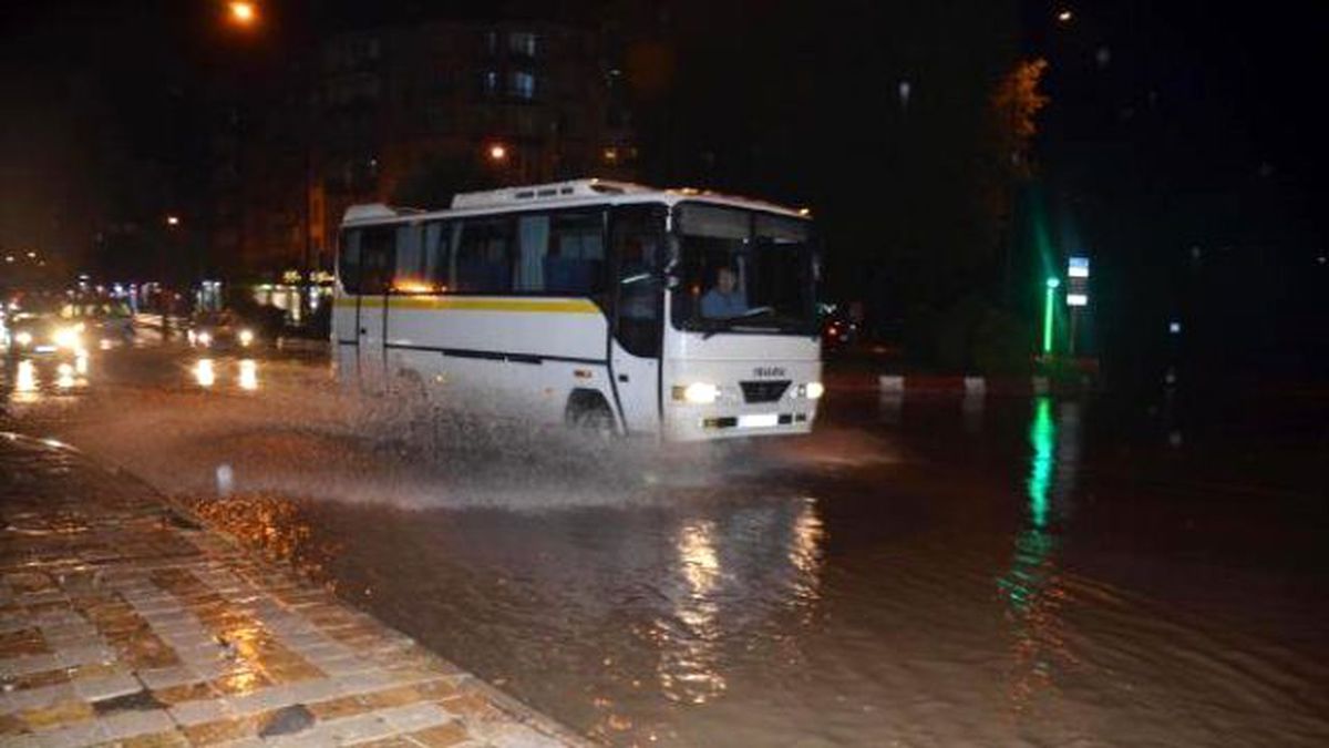 Afyonkarahisar\'da Sağanak Yağmur