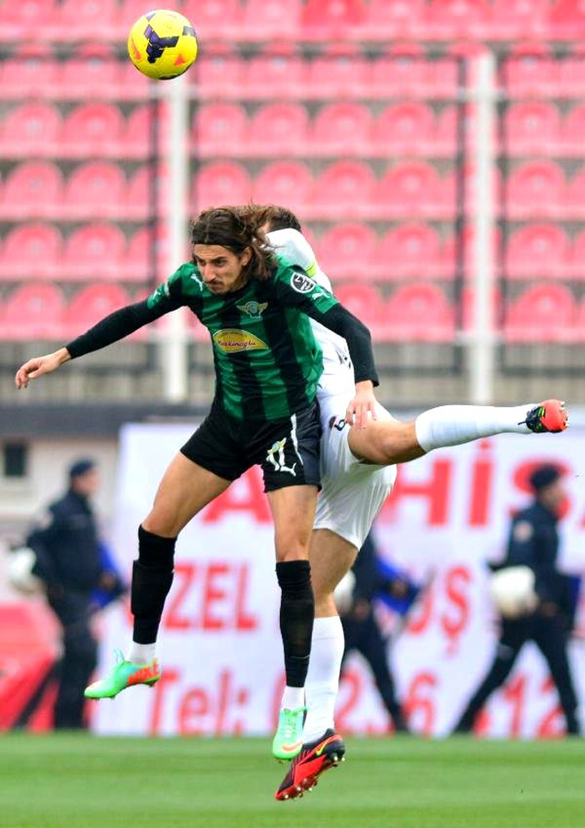 Akhisar Belediyespor\'da Mehmet Akyüz Ayrılıyor
