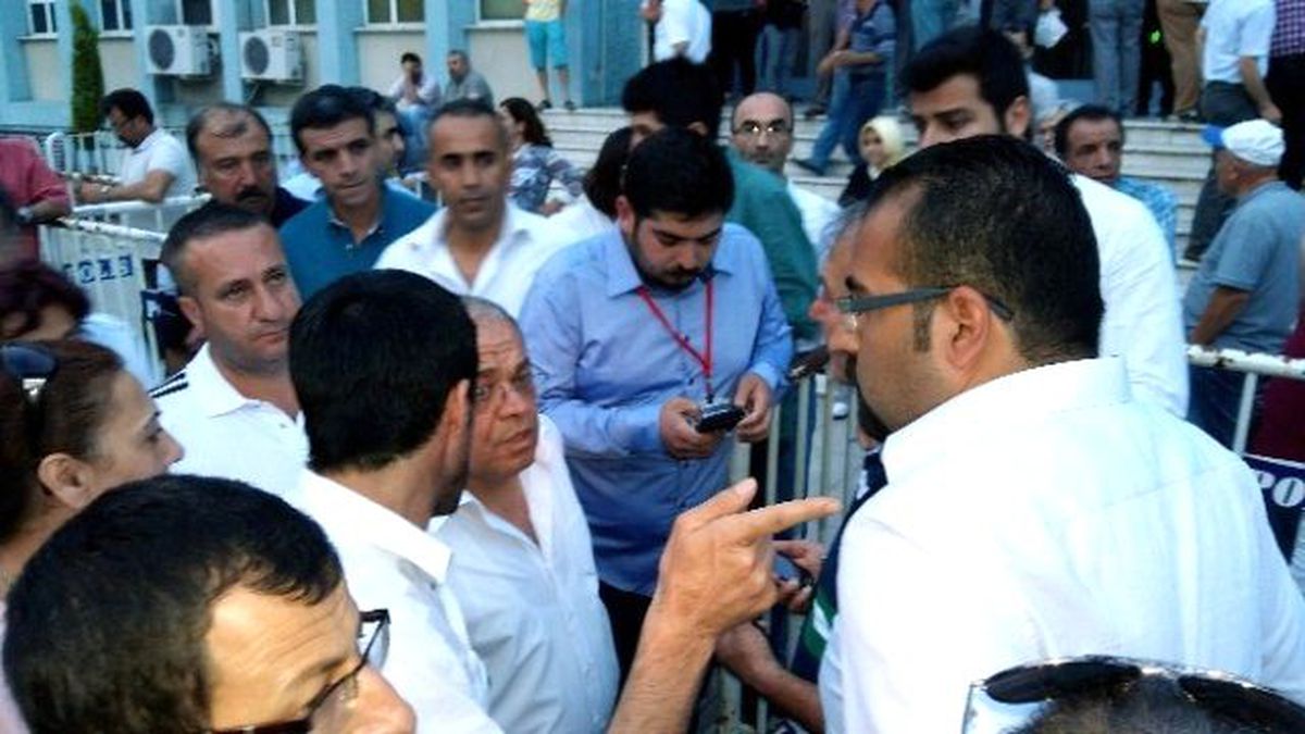 Aydın\'da 10 Dakikalık Elektrik Kesintisi Tartışmaya Neden Oldu