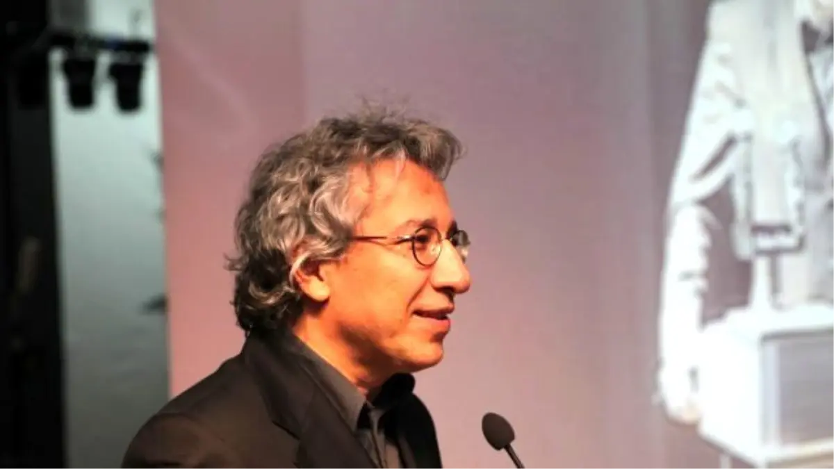 Can Dündar\'dan Seçim Tweet\'i