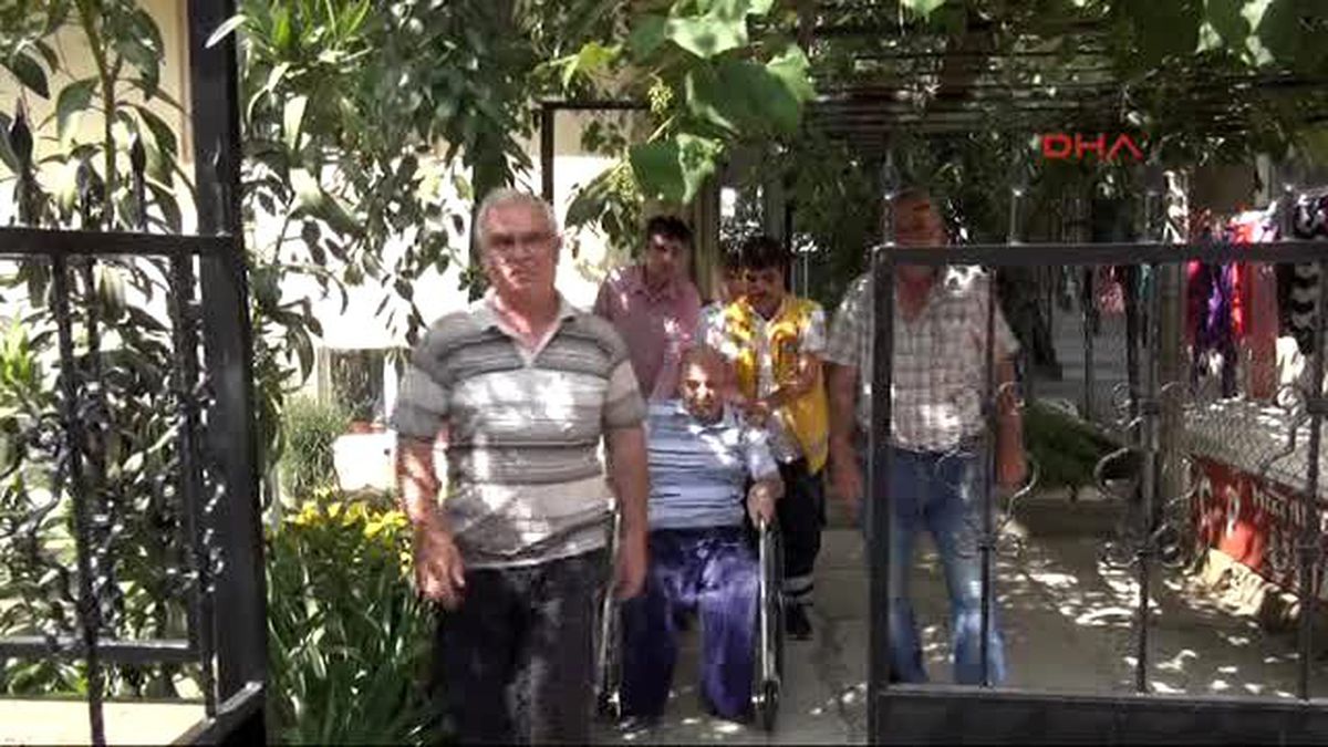 Çorlu Oy Kullanmaya Ambulansla Geldi