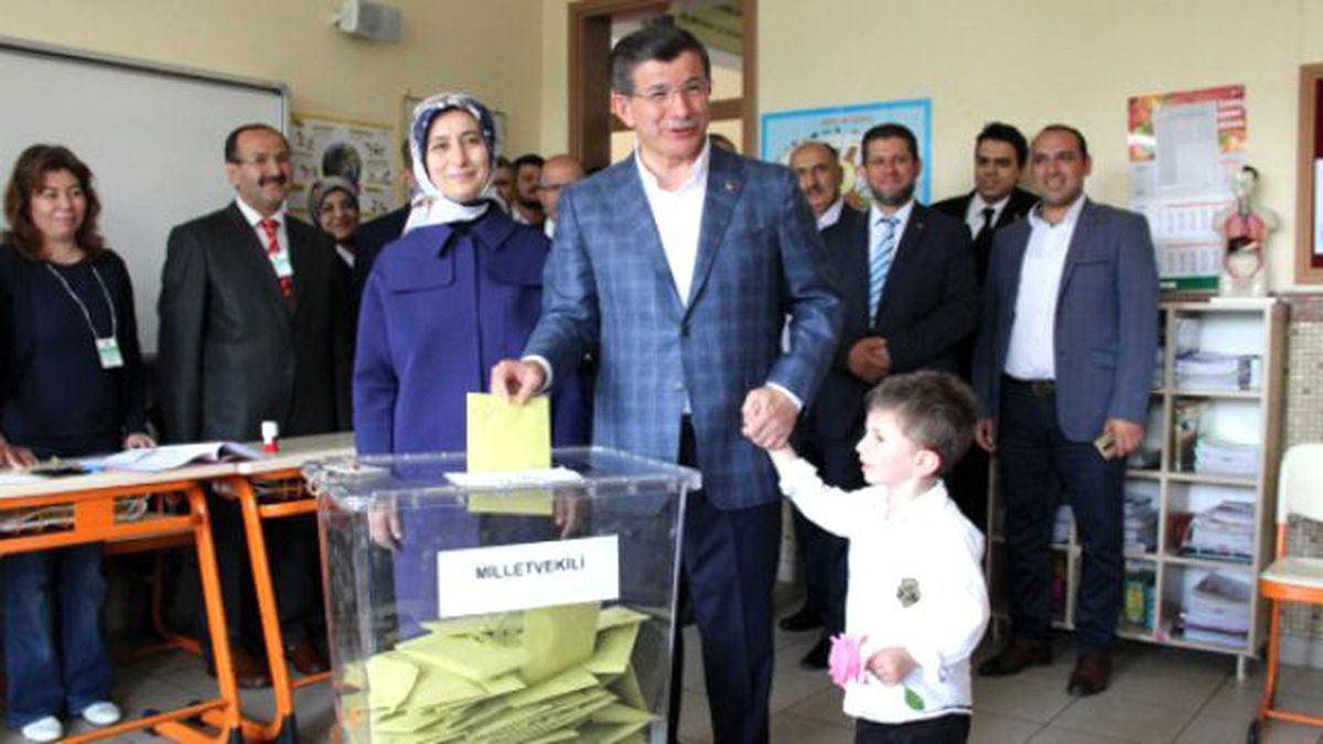 Davutoğlu Oyunu Kullandı