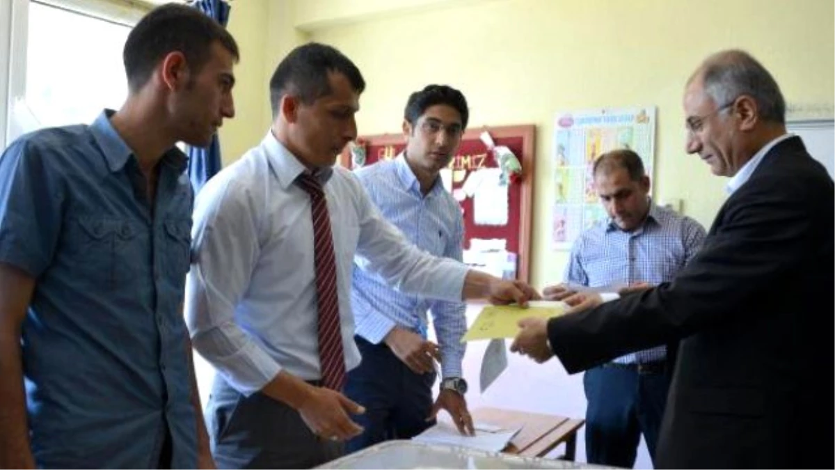 Efkan Ala\'nın Oy Kullandığı Sandıktan AK Parti Çıktı
