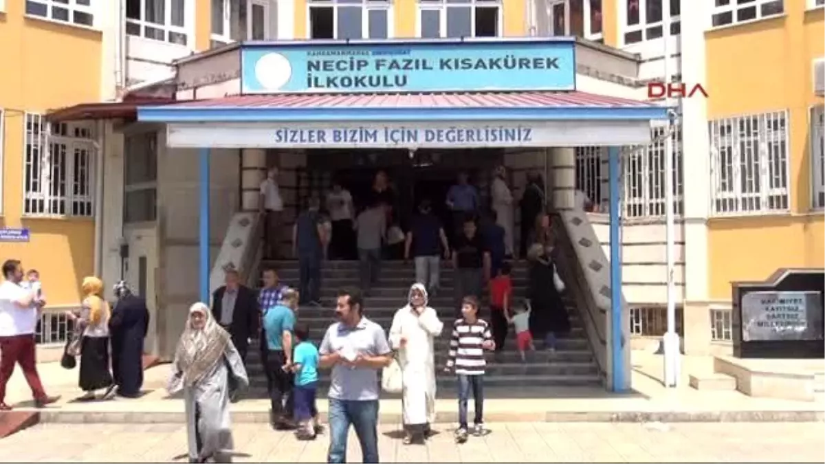 Oy Yönlendirme Tartışması! Sandık Başkanına Kızdı, Pusulayı Yırttı