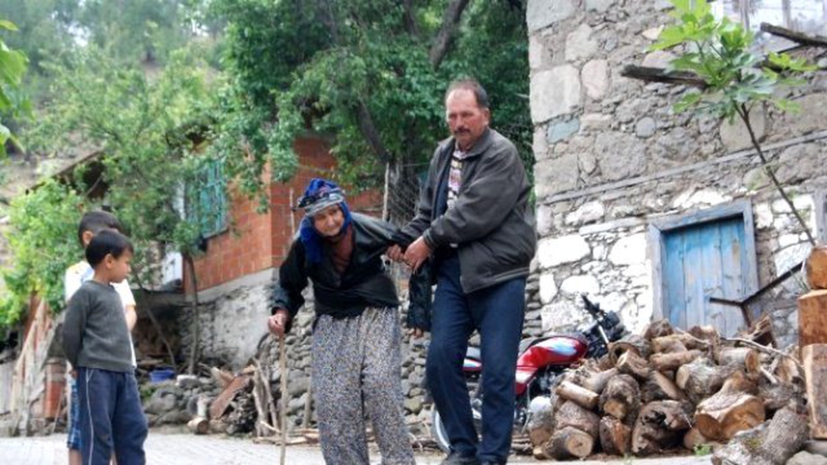 105\'lik Nine Oy Kullanmak İçin 4 Kilometre Yol Gitti