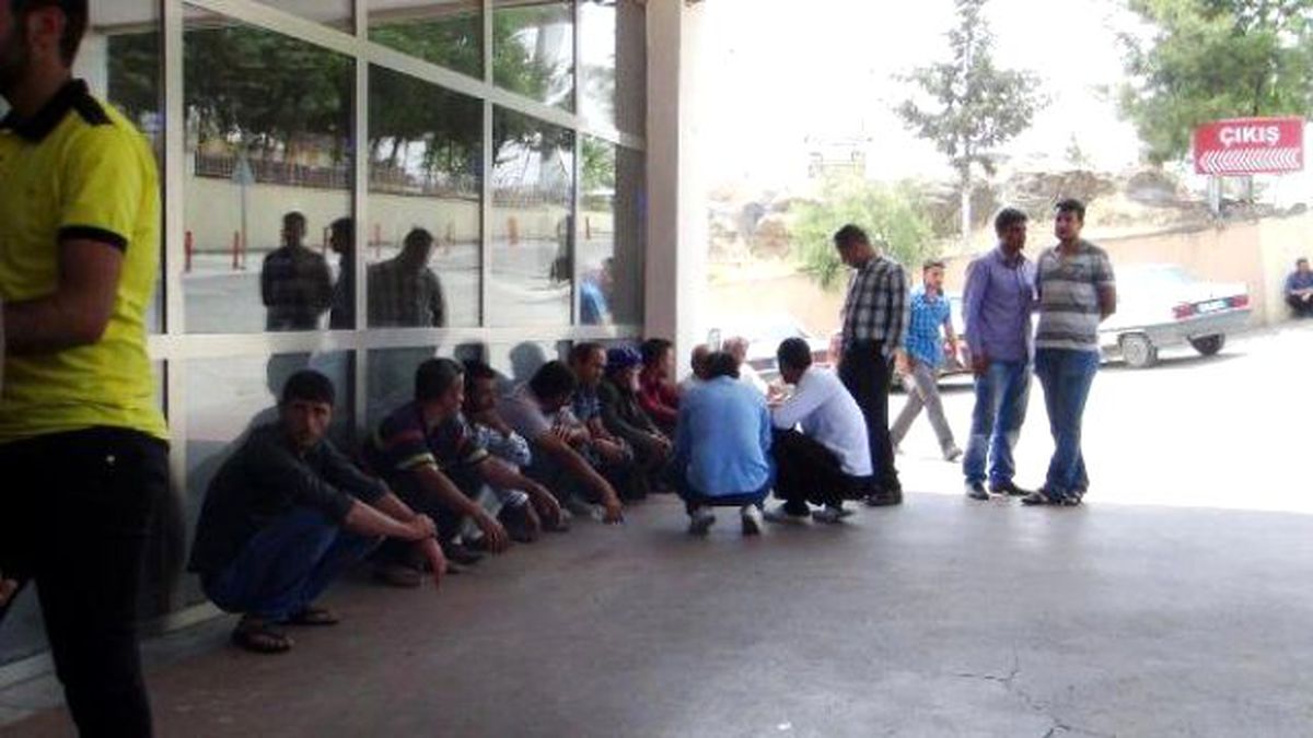 Şanlıurfa\'da Sandık Başında Kavga: 15 Yaralı