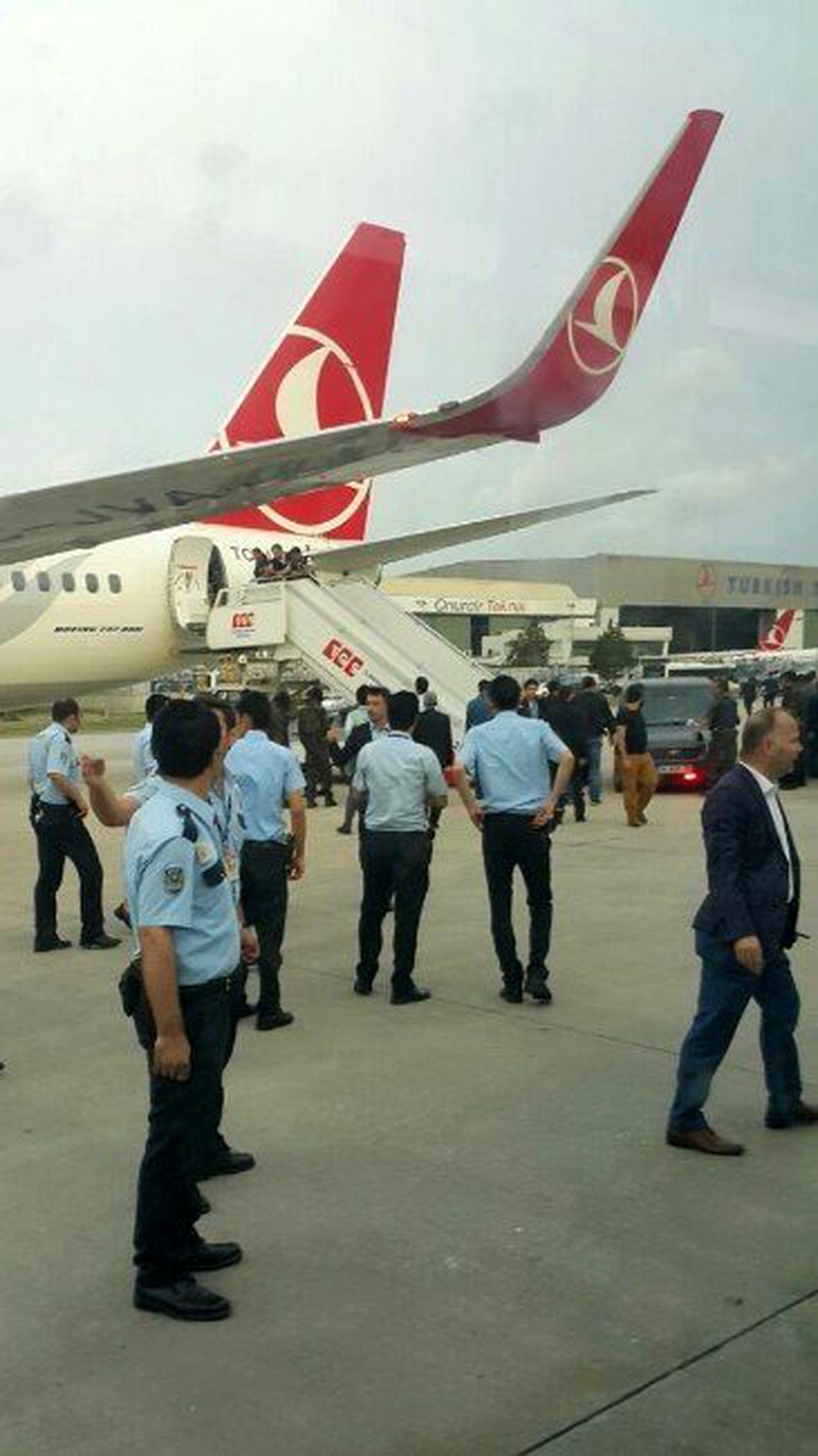 Uçakta Bomba Paniği Yaşayan Yolcular O Anları Anlattı