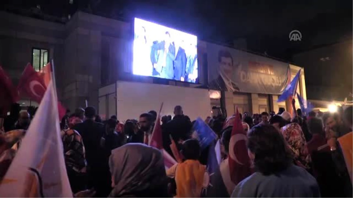 AK Parti İstanbul İl Başkanlığında Kutlama