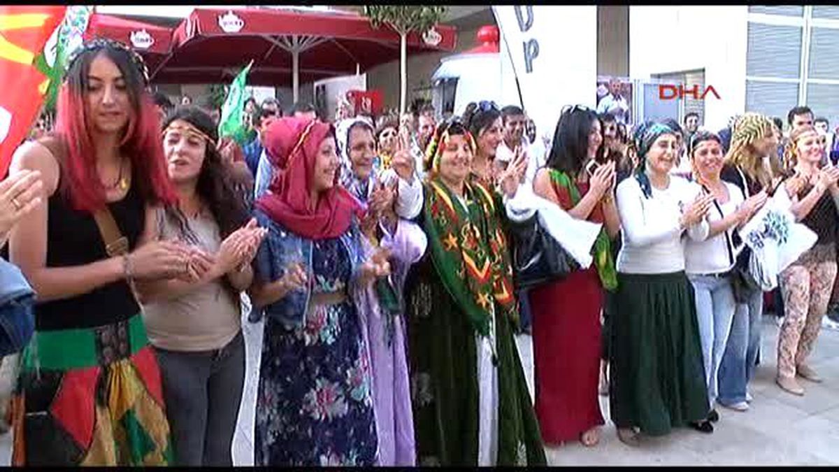 Antalya?da Hdp Başarıyı Kutladı