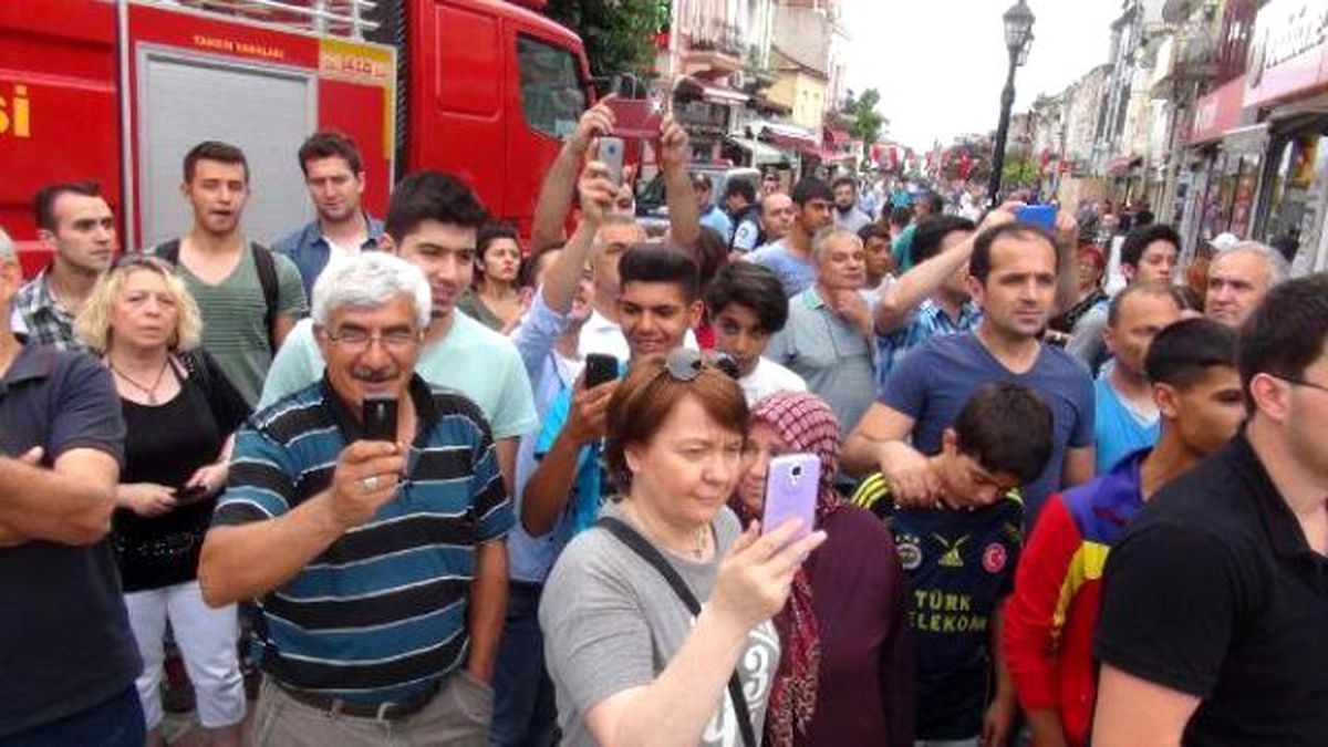 Edirne\'de Bombalı Sanılan Şüpheli Paket Boş Çıktı