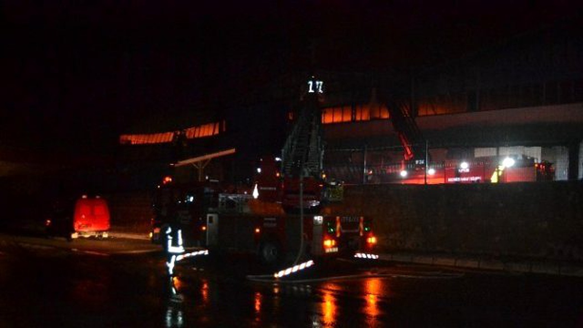 Elektrikli Ev Aletleri Üreten Fabrika Deposunda Korkutan Yangın