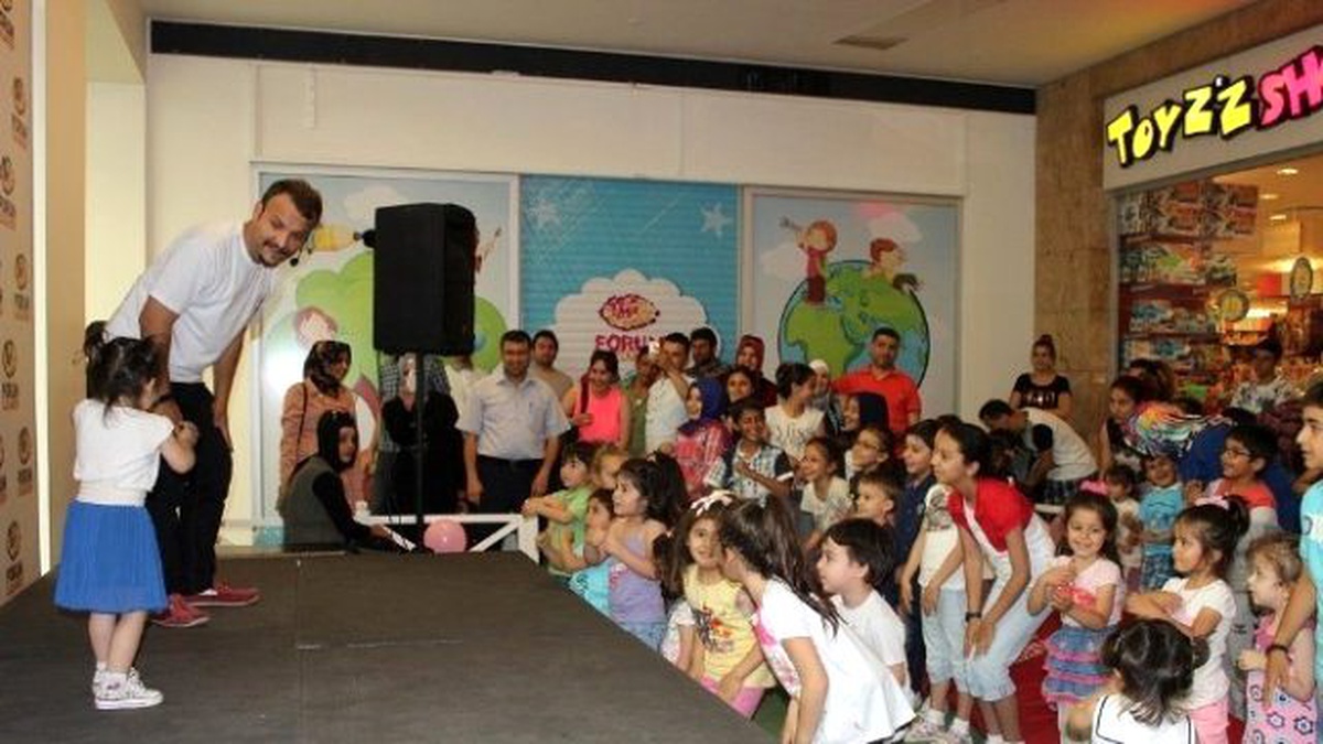 Haziran Doğumlu Çocuklar Yeni Yaşını Forum Gaziantep\'te Kutladı