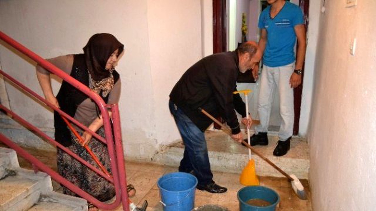 Kayseri\'de Yolları ve Evleri Su Bastı