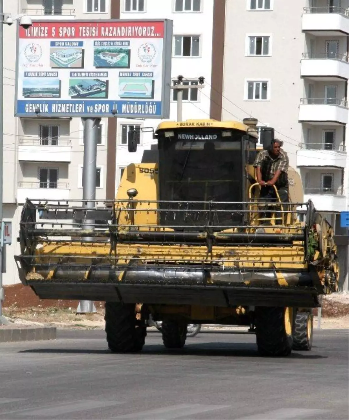 Kilis\'te Biçer Döver Yoğunluğu Yaşanıyor