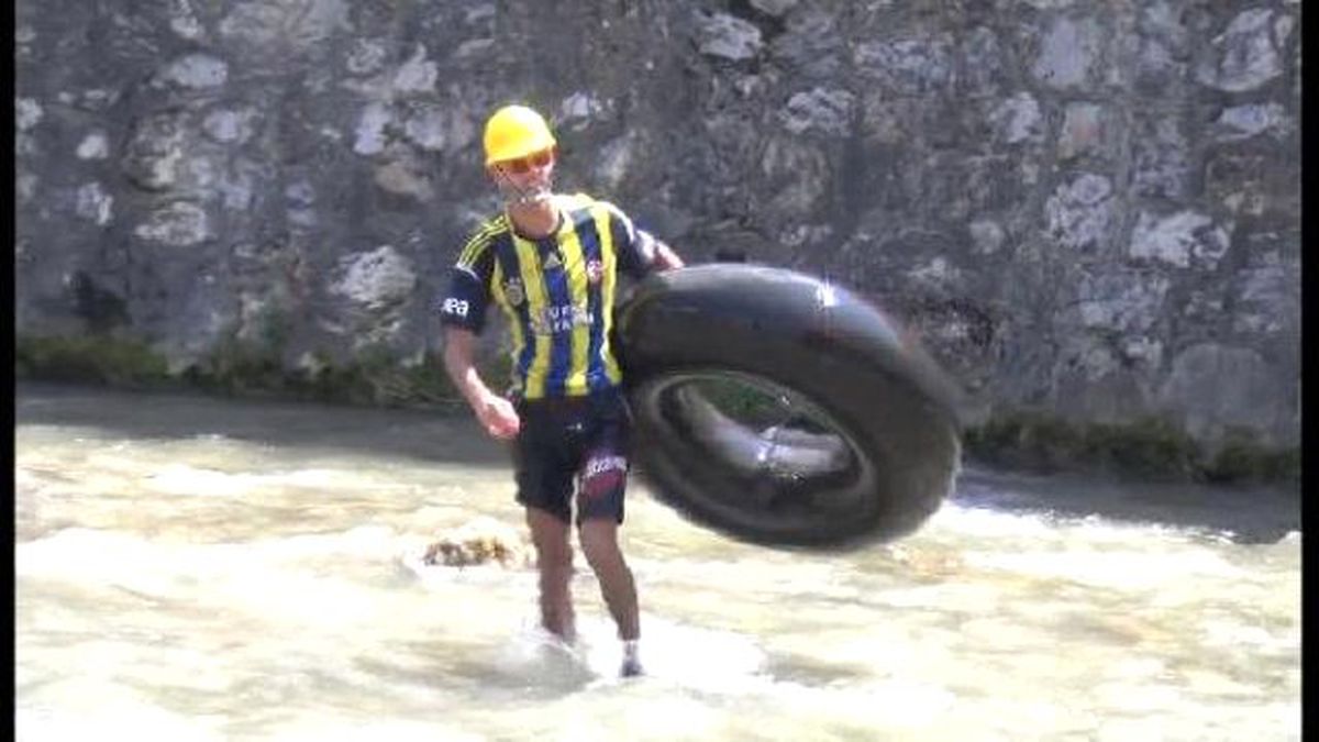Kosova\'da Traktör Lastikleriyle Düzenlenen Rafting Festivali Büyük İlgi Gördü