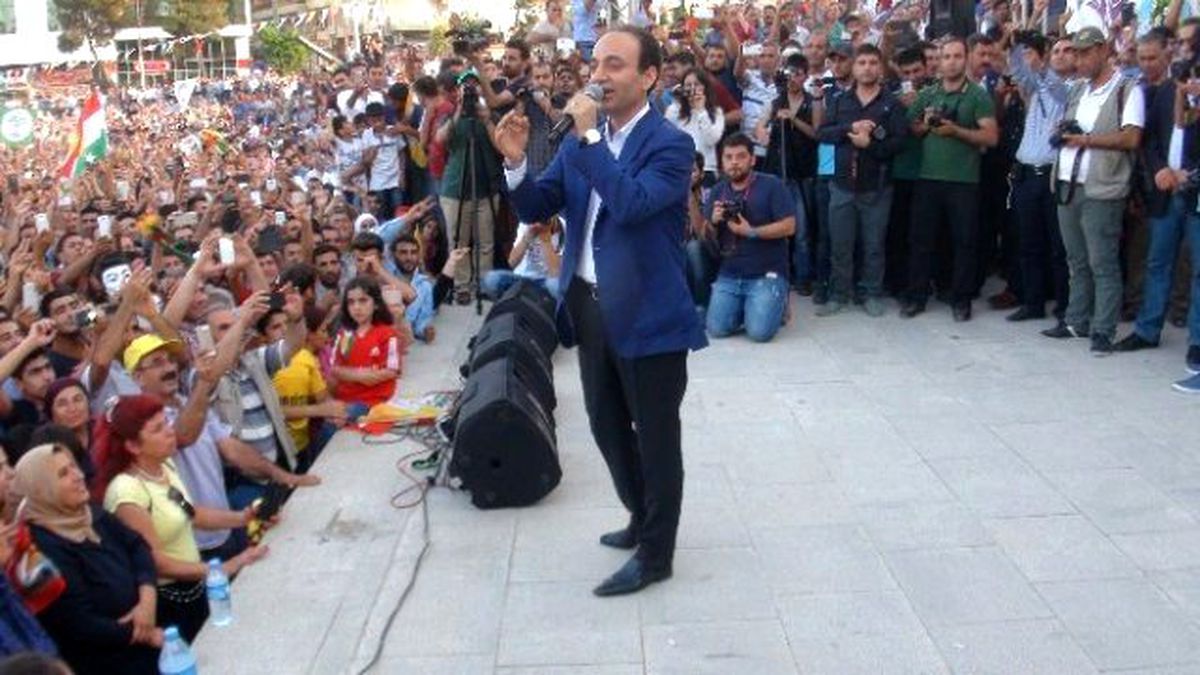 Şanlıurfa\'da Hdp\'nin Seçim Kutlaması