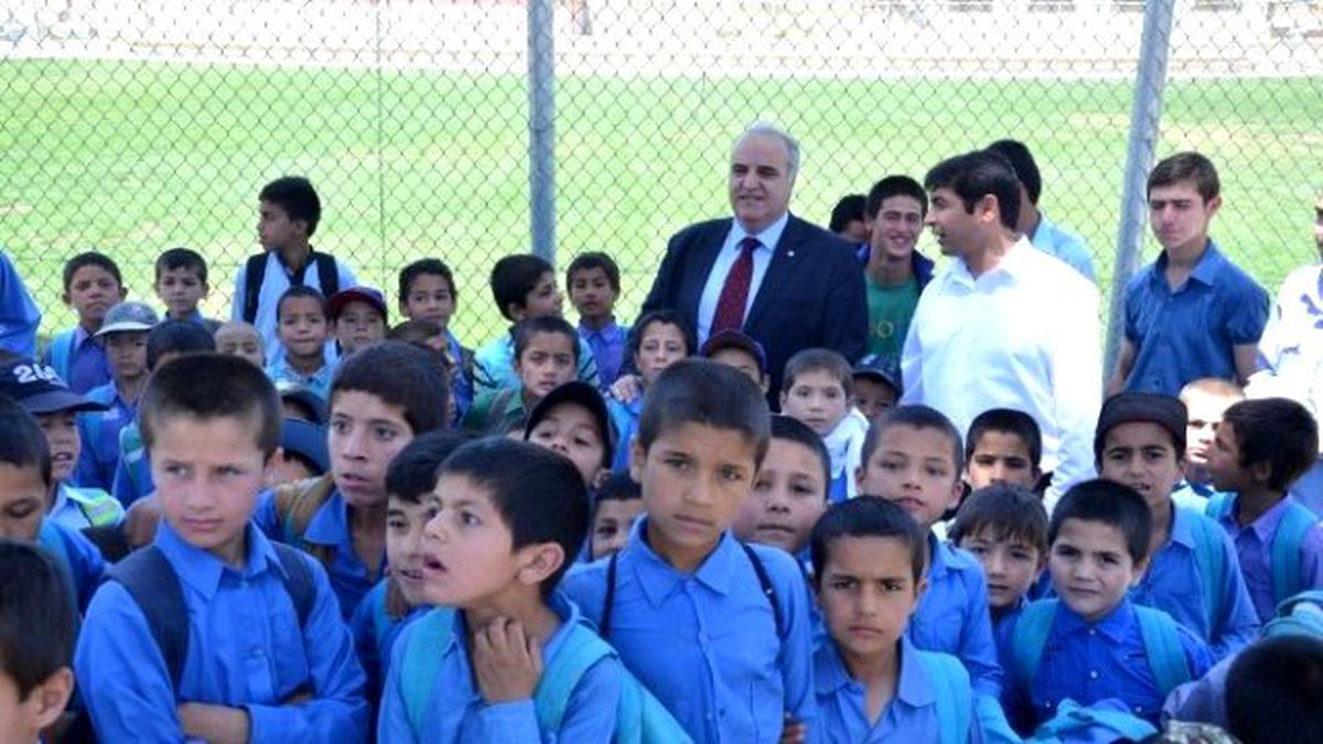 Tika Mezarı Şerif\'te 42 Derslikli Okul İnşa Etti