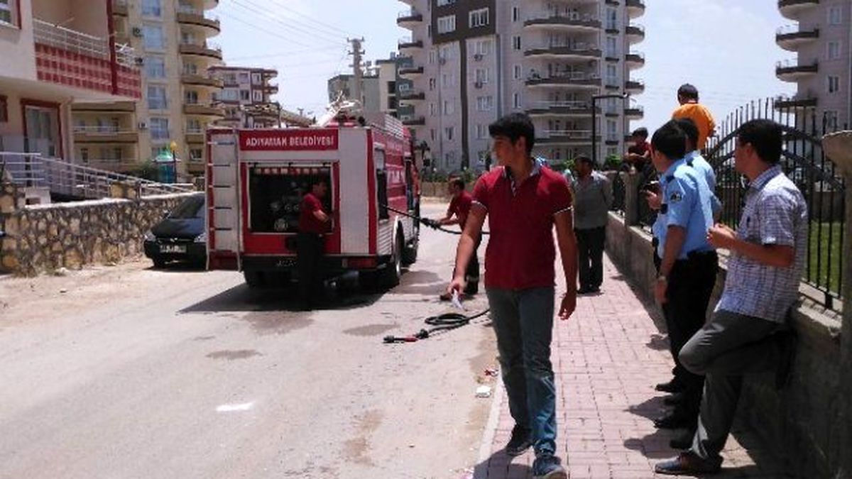 Adıyaman\'da Öğrenci Evinde Çıkan Yangın Korkuttu
