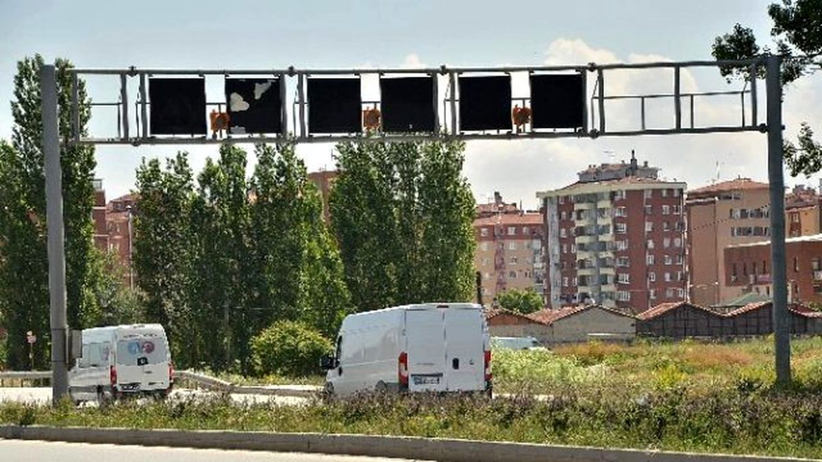 Birileri Bu Levhaları Uyarsın