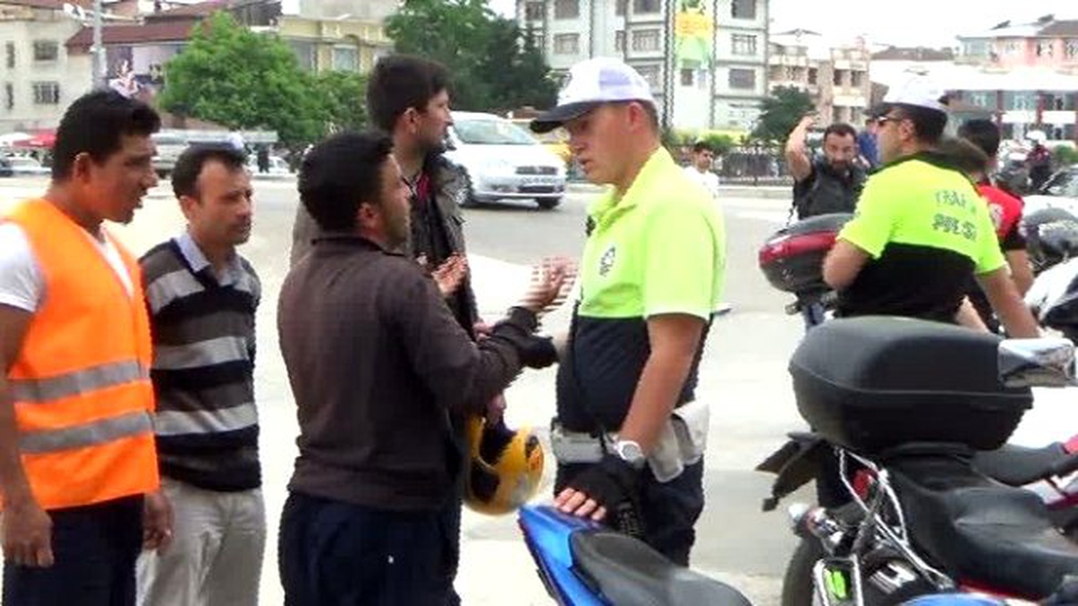 Düzce Polisi Kural Tanımaz Motorculara Göz Açtırmıyor
