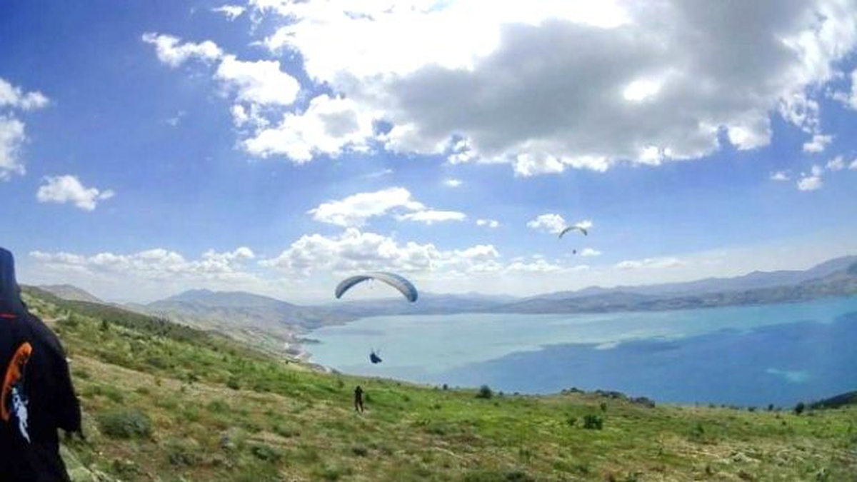 Havacılık Topluluğu Öğrencileri Sivrice Yamaç Paraşütü Festivali\'ne Katıldı