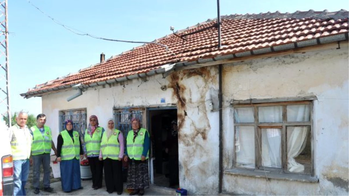Seydişehir\'de Yaşlıların Evleri Temizleniyor