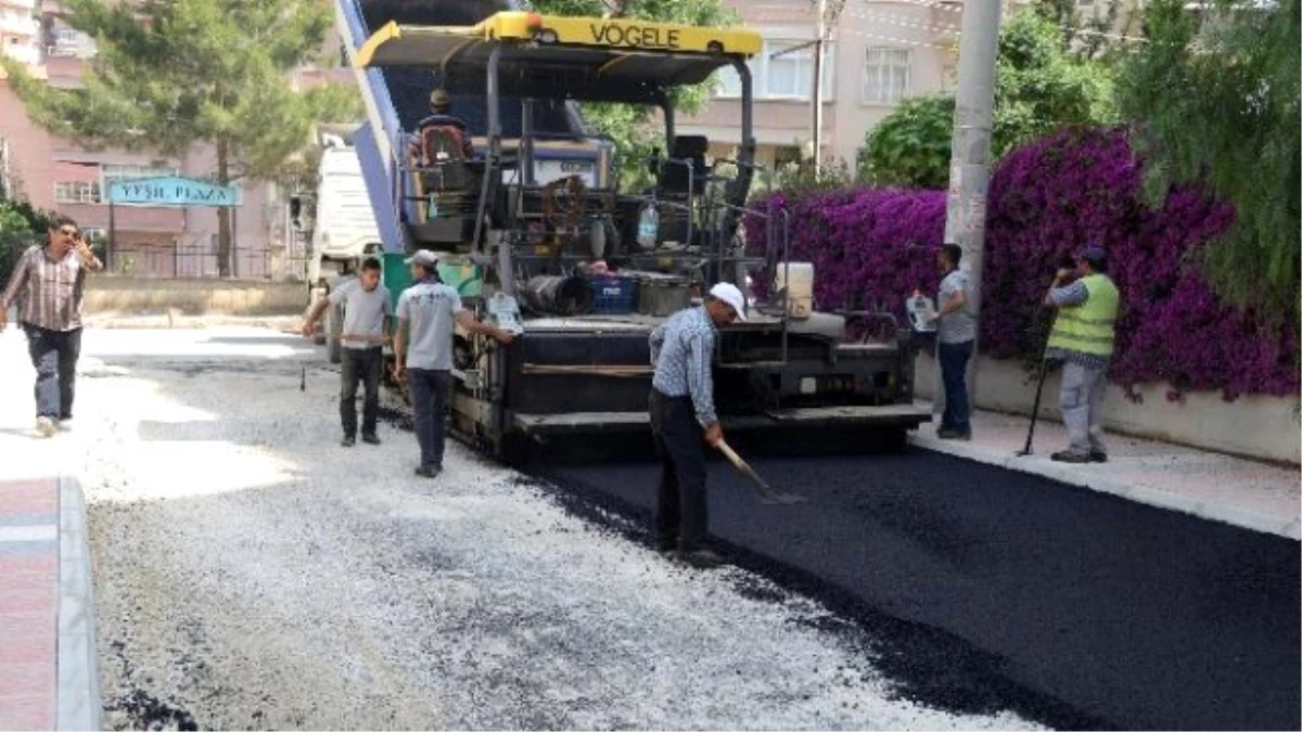 Yenişehir Mahallelerinde Yol ve Kaldırım Çalışmaları Sürüyor