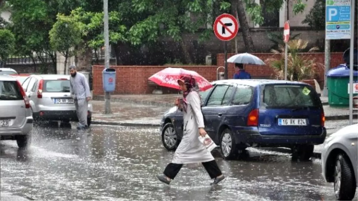 Balıkesir\'de Sağanak Yağmur