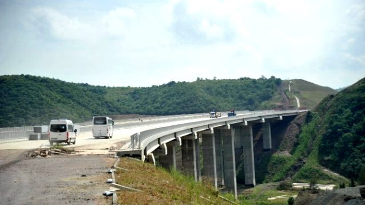 Başkan Çağlayan ve Orhangazi Kent Konseyi Otoyol ile Köprüyü İnceledi