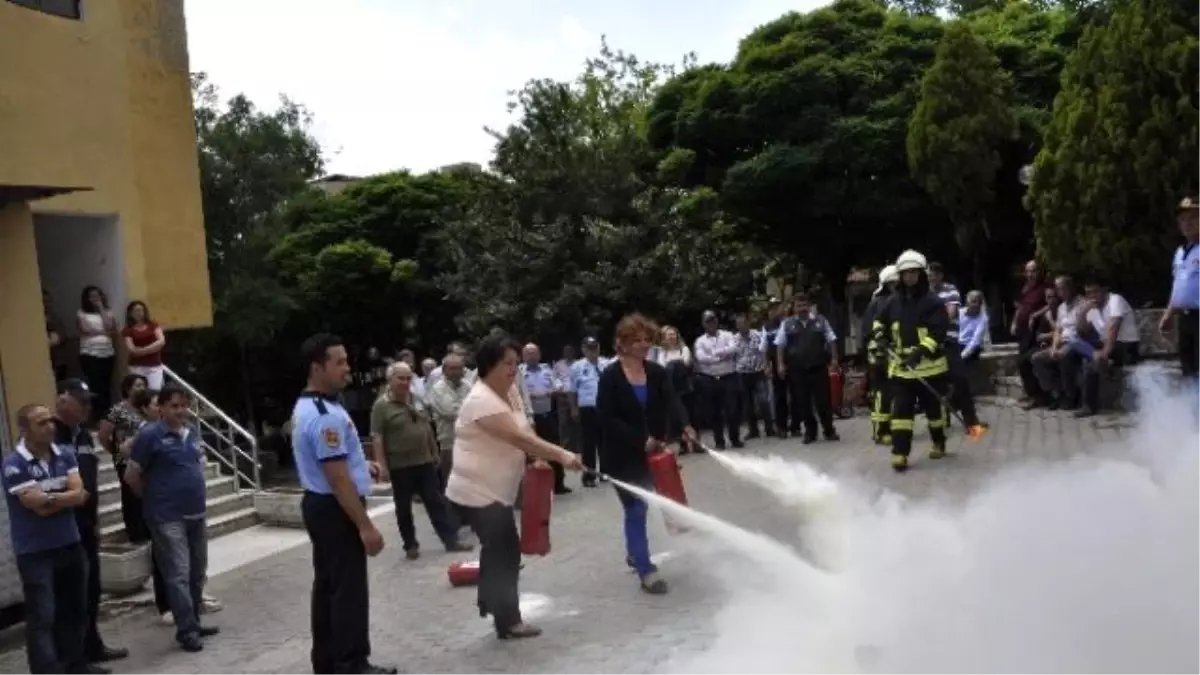 Büyükşehir İtfaiyesi Tatbikat ve Eğitimlere Devam Ediyor