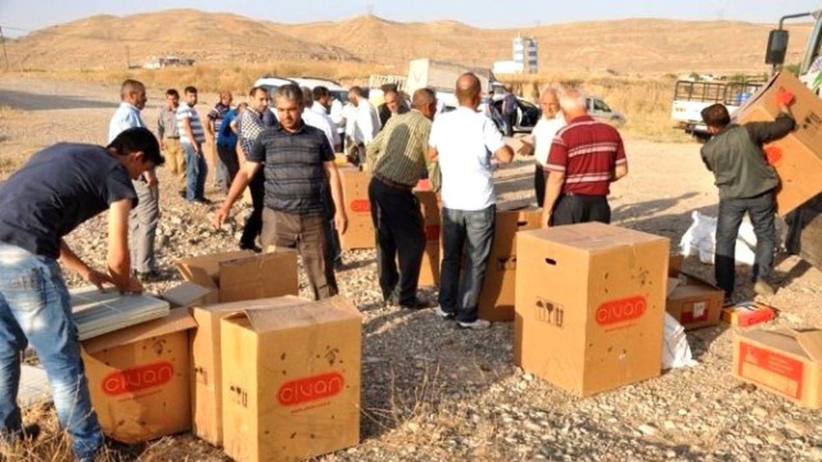 Cizre\'de Arı Yetiştiricilerine Arılı Kovan Dağıtıldı