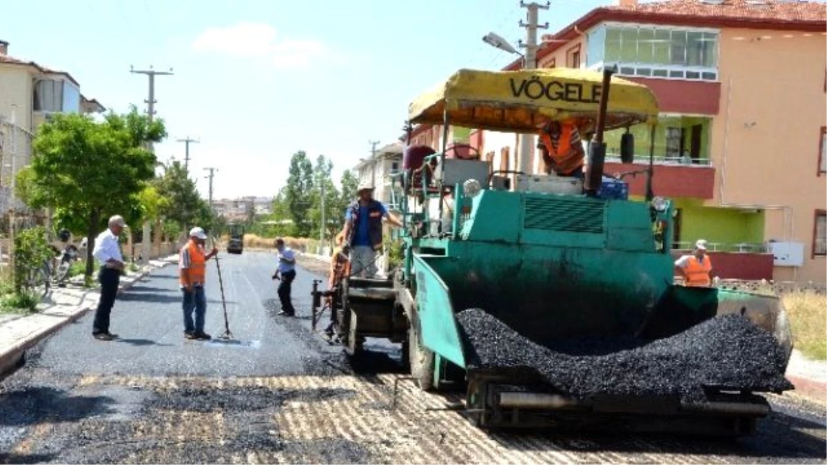 Ereğli\'nin Eti Mahallesine Sıcak Asfalt Dökülüyor