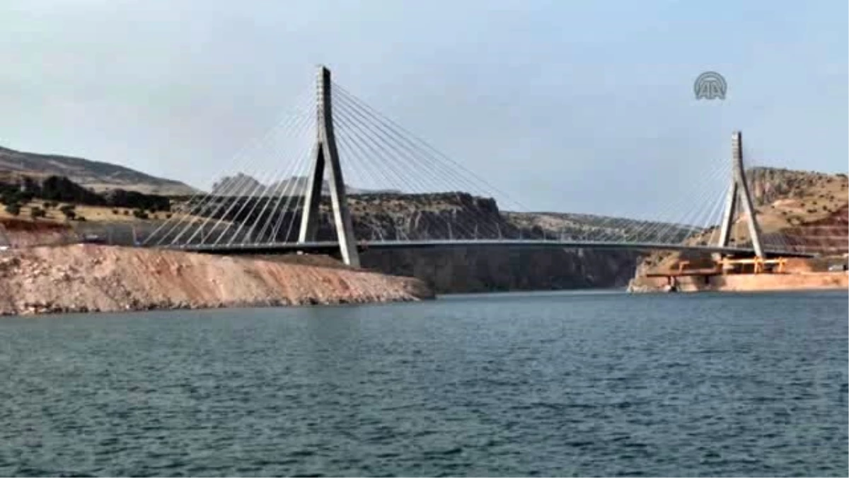 Güneydoğu\'nun "Boğaz Köprüsü" Feribotcuları Turizme Yönlendirdi