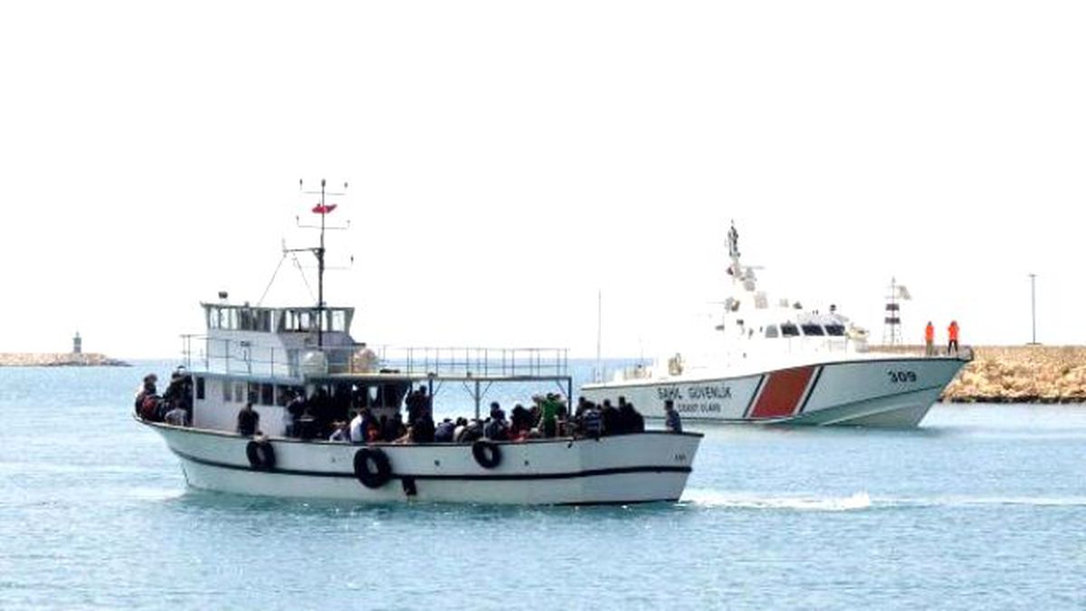 Mersin\'de Sahil Güvenlik 150 Suriyeli Mülteciyi Yakaladı