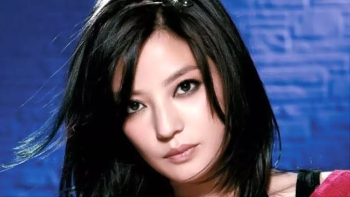 Oyuncunun Dik Dik Bakışı Davalık Oldu!