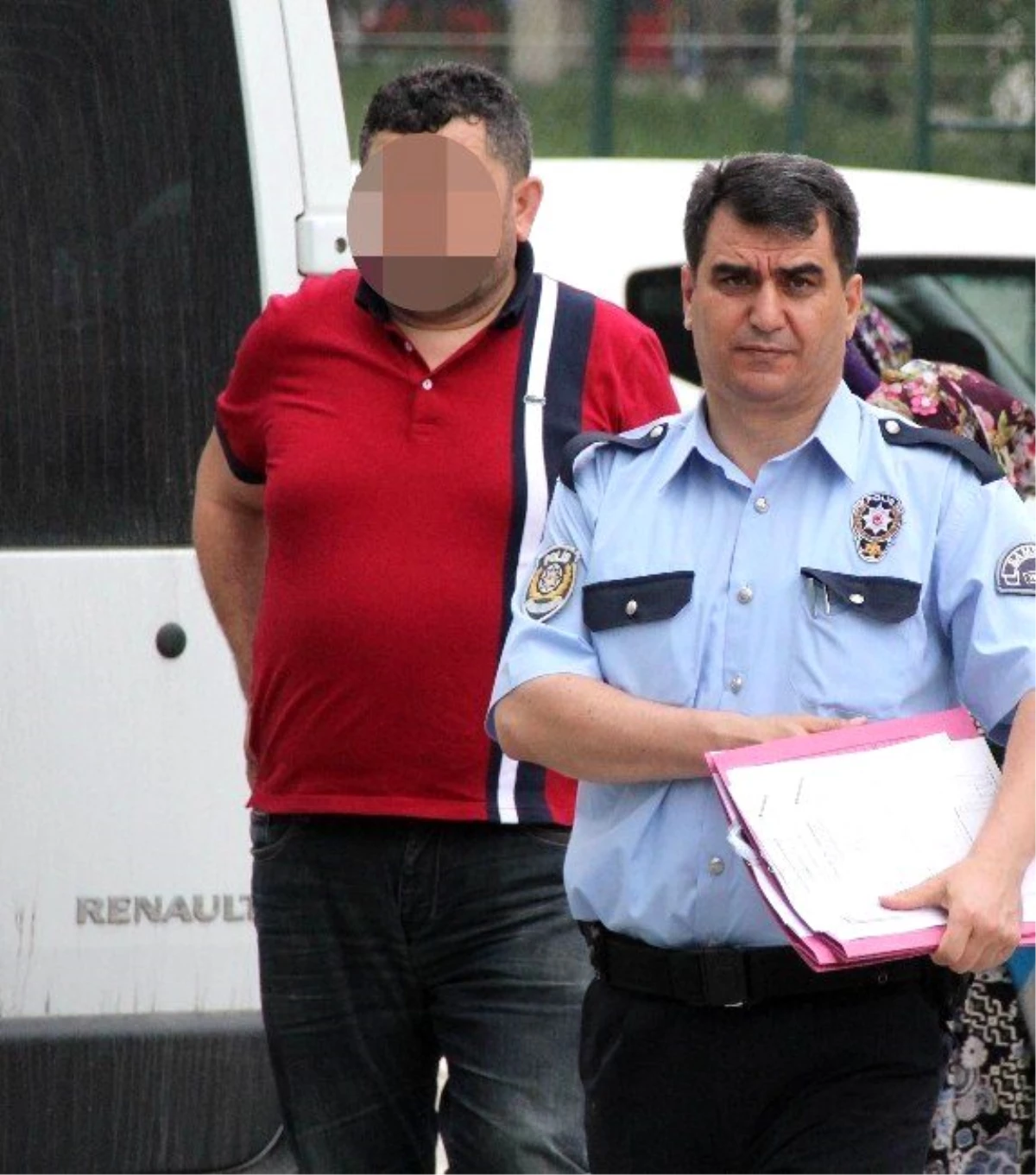 Samsun\'da Silahla Yakalanan Şahıs Adliyeye Sevk Edildi