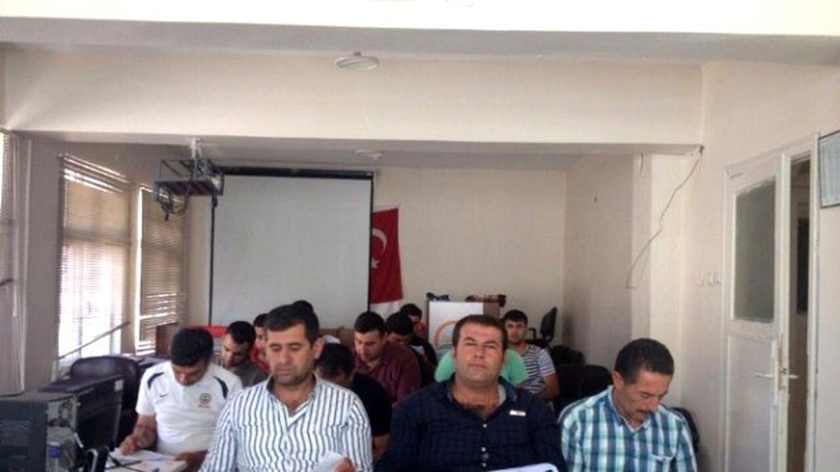 Silopi\'de Biçerdöver Operatörleri Sertifikalarını Aldı