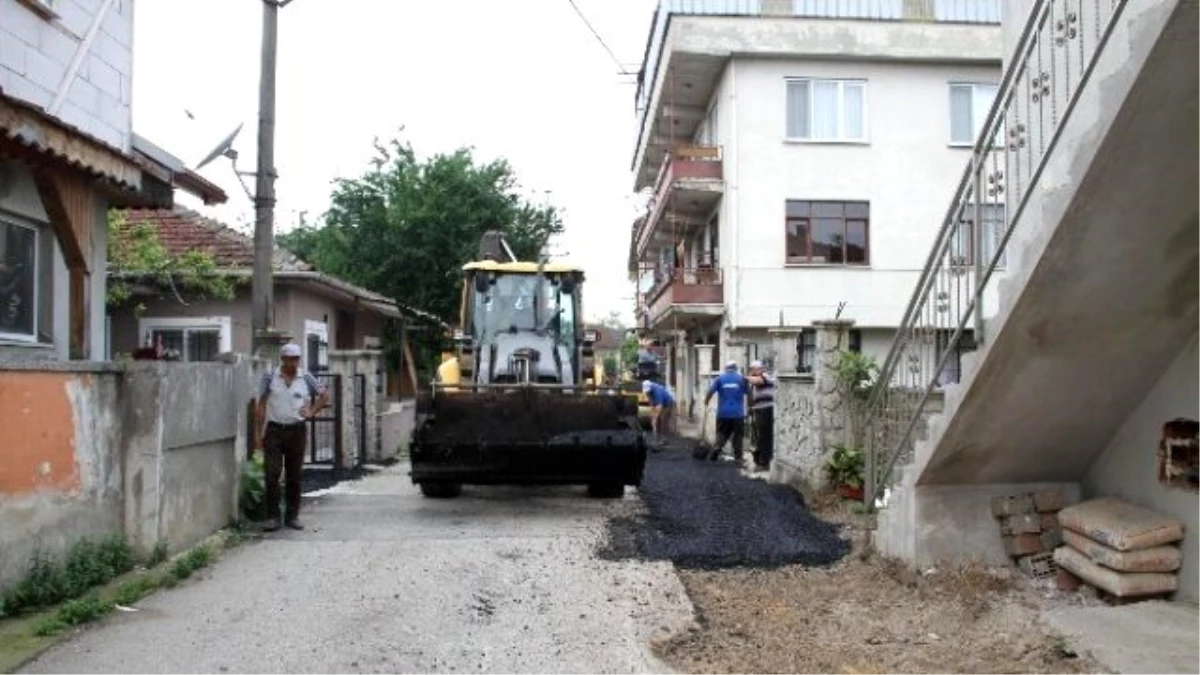 Akyazı Belediyesi Asfalt Yama Çalışmaları Devam Ediyor