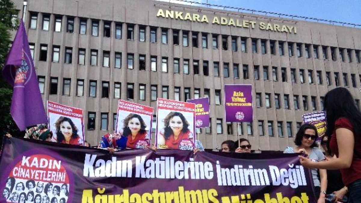Ankara Adliyesi Önünde Kaçmaz\'ın Ailesine Destek Eylemi