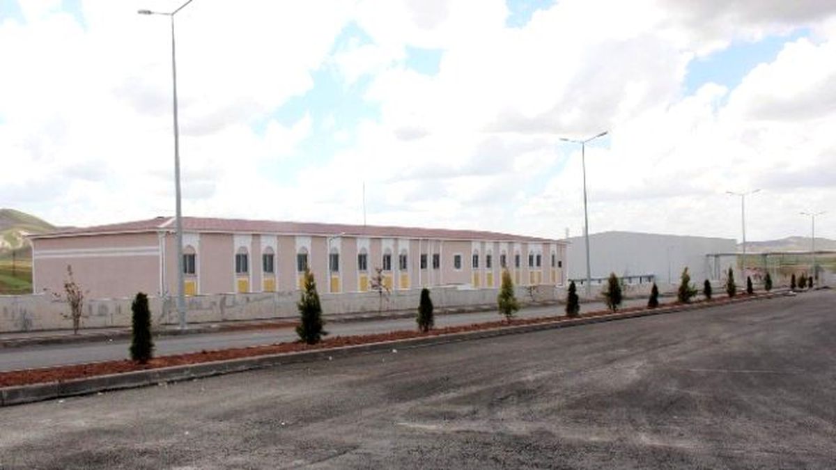 Ayhan, Et Entegre Tesisinde İncelemelerde Bulundu