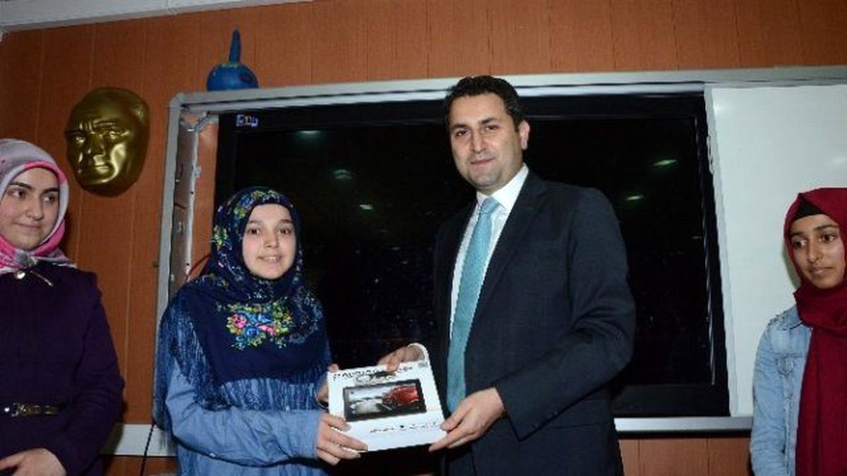 Başkan Eroğlu\'ndan Sınıf Birincilerine Ödül