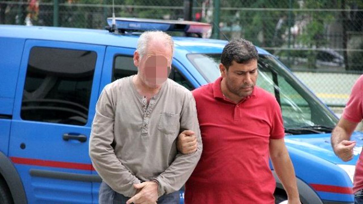 Berber, Müşteriye Kötü Davranan Kalfasını Hastanelik Etti