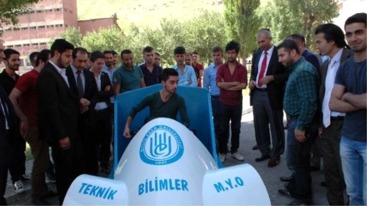 Bitlis\'teki Üniversite Öğrencileri Otomobil Üretti