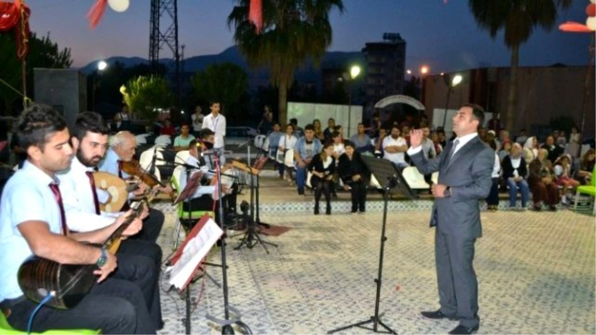 Bozyazı\'da Türk Halk Müziği Korosundan Açılış Konseri