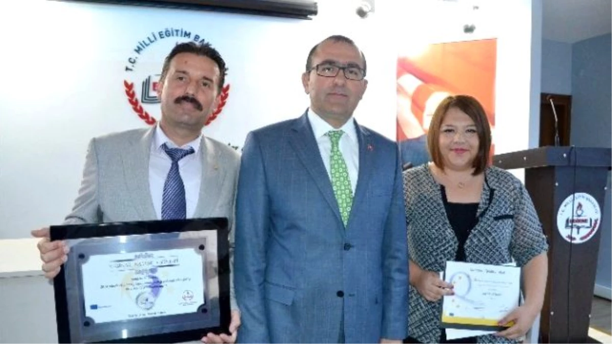 Edirne Şehit Asım İlkokulu\'na \'Ulusal Kalite ve Avrupa Kalite\' Ödülü Verildi