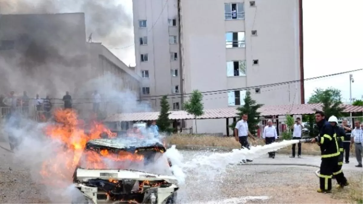 Elbistan Devlet Hastanesi\'nde Yangın ve Kurtarma Tatbikatı