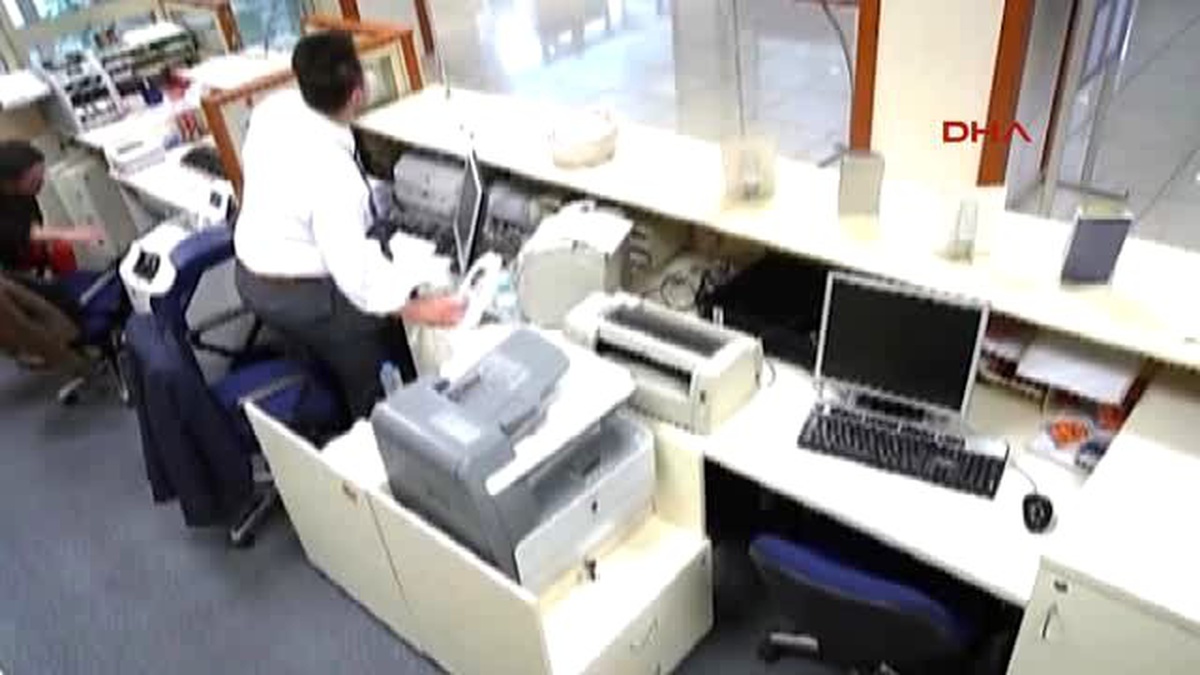 Güvenlik Görevlisi Banka Soygununu Böyle Engelledi