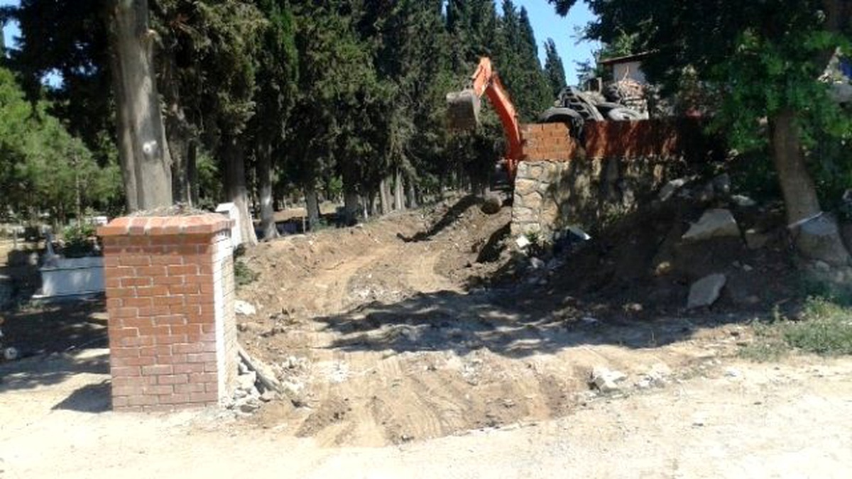 Hacı Hüseyinler Kilit Parke ile Döşeniyor